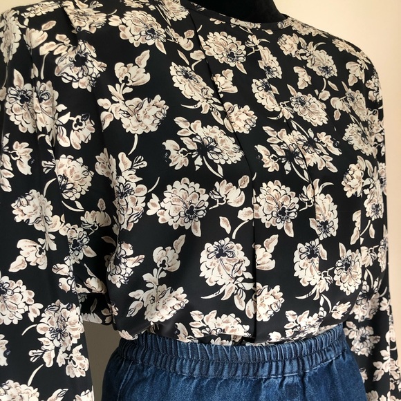 SOLD Vintage Jospehine Black/Cream Floral Blouse - Picture 5 of 10